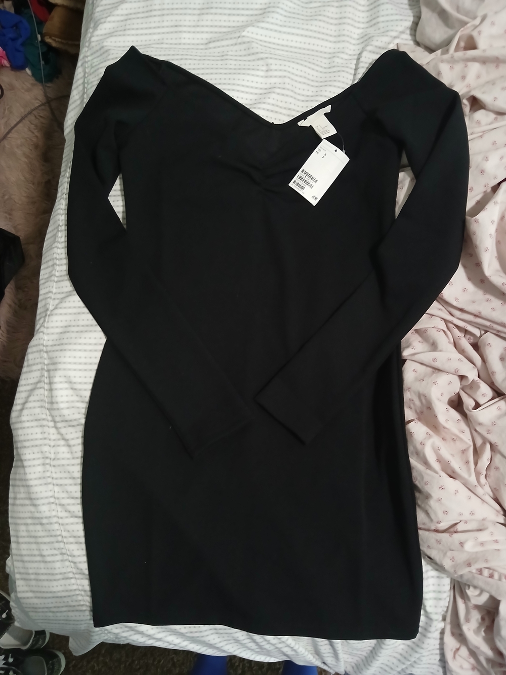 H&M Black Long-Sleeve V-Neck Bodycon Dress